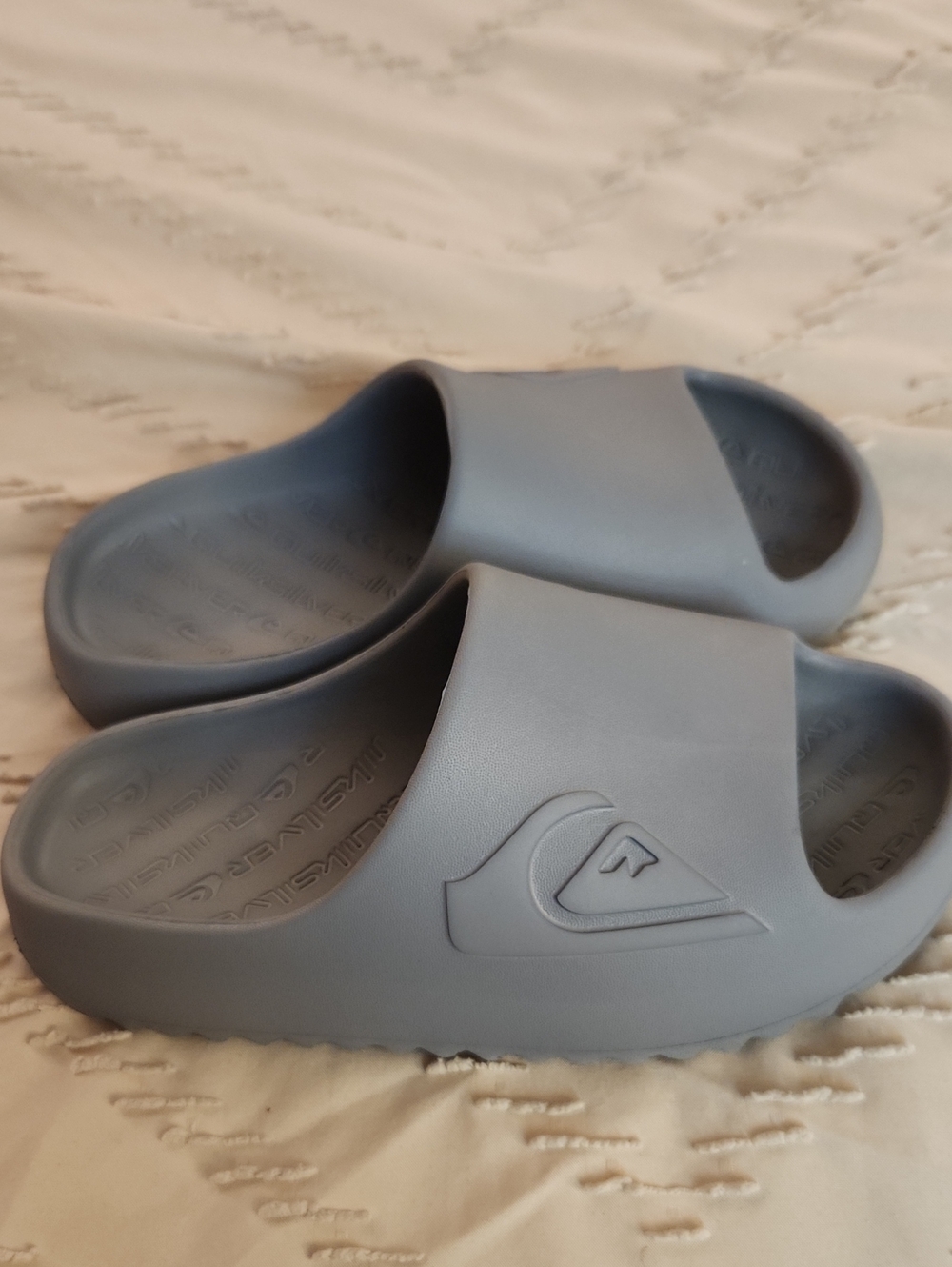 Quiksilver Matte Light Gray Slide Sandals
